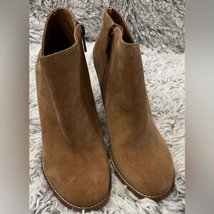 Lucky Brand Yakeena Tan Suede Leather Wedge Booties Size 6.5